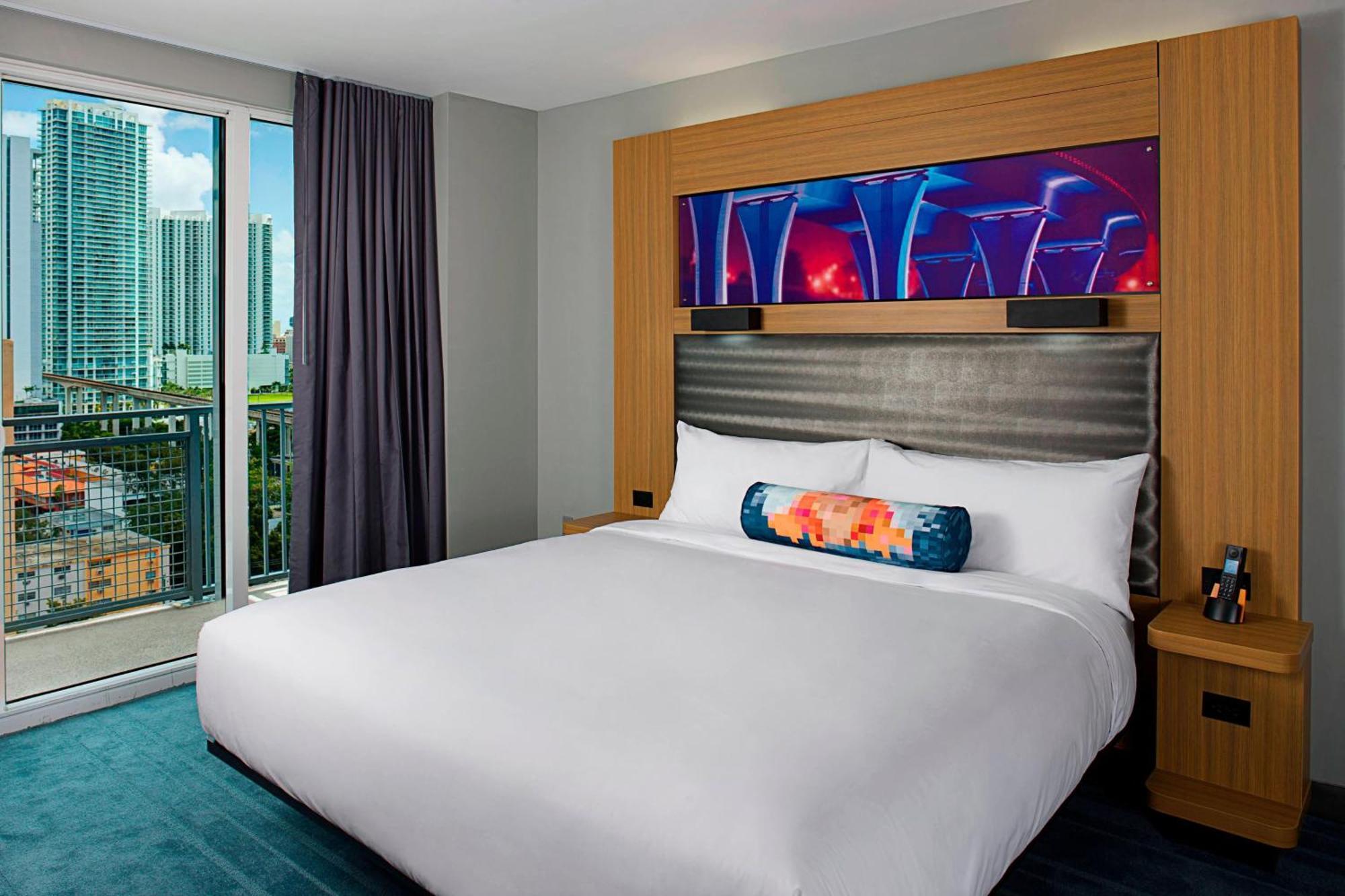 Aloft Miami Brickell Hotel Exterior photo