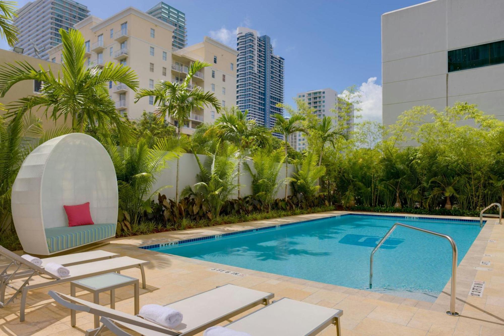 Aloft Miami Brickell Hotel Exterior photo