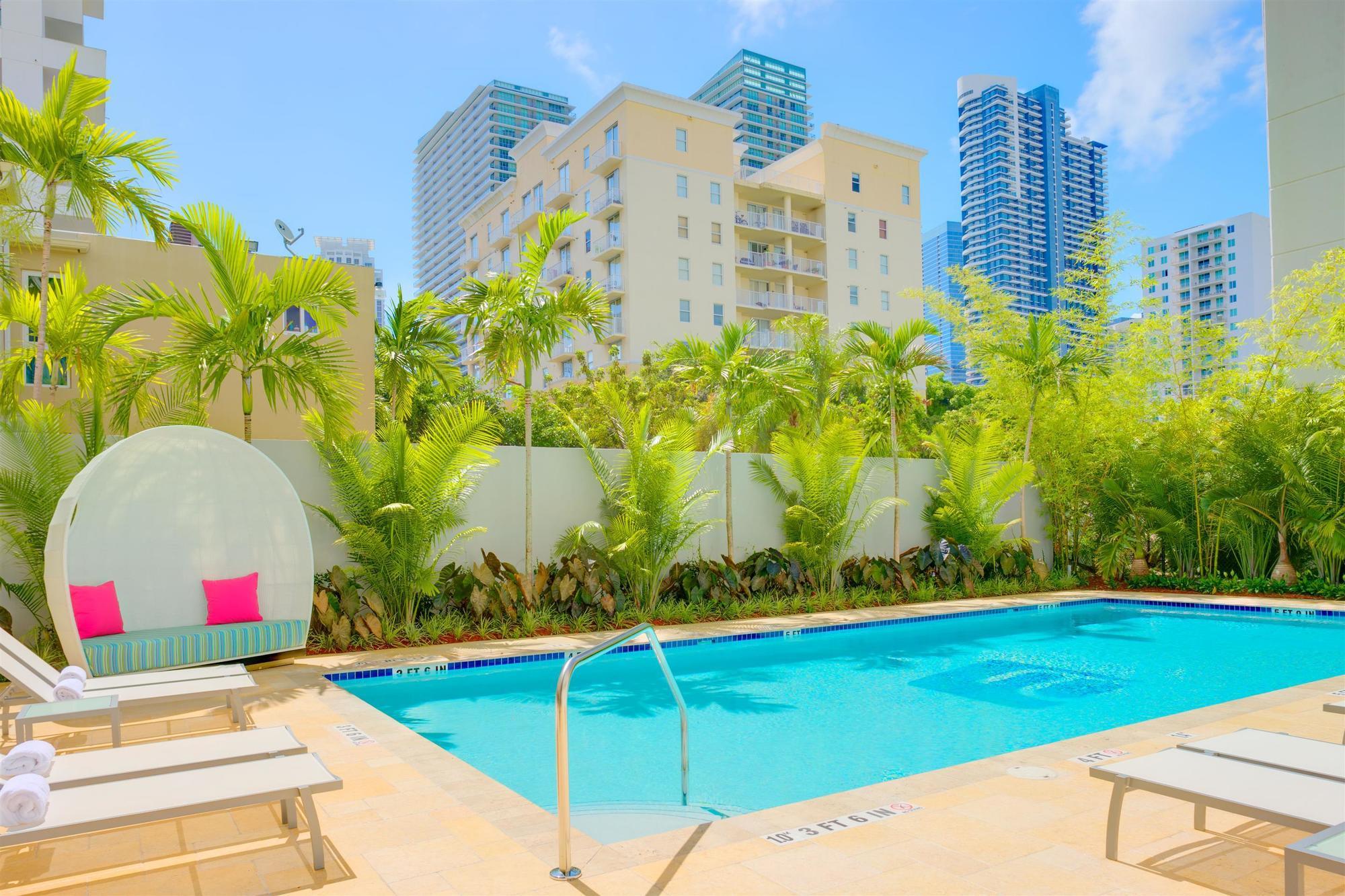 Aloft Miami Brickell Hotel Exterior photo